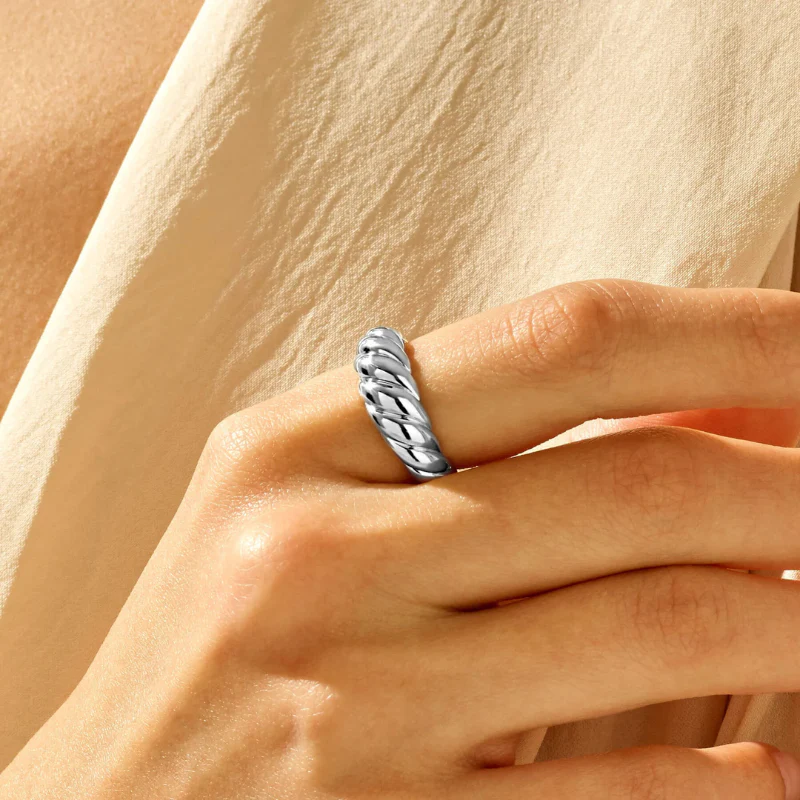 Croissant Ring | White Gold - Image 5