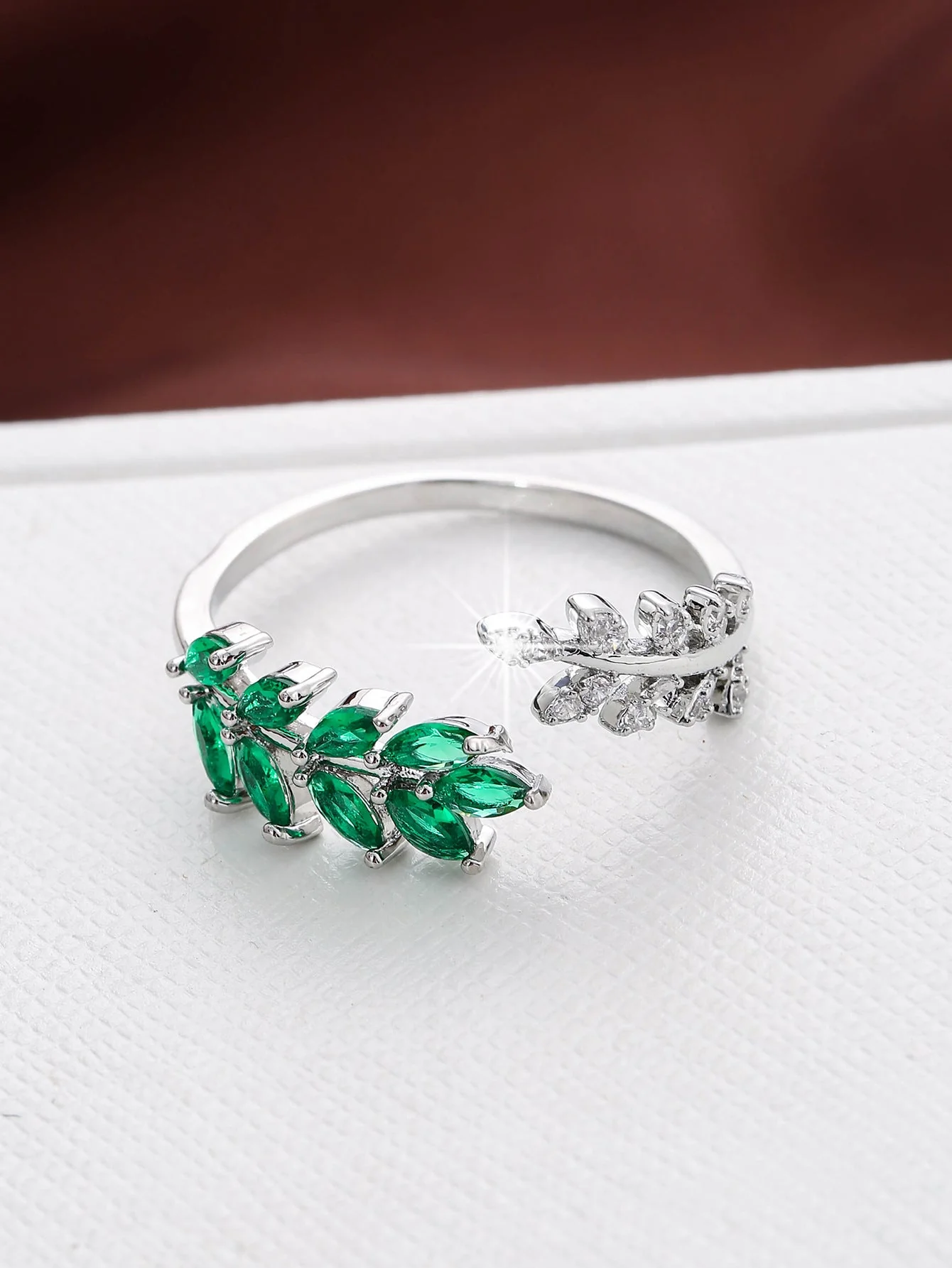 Vivara Lyselle Ring | White Gold - Image 3